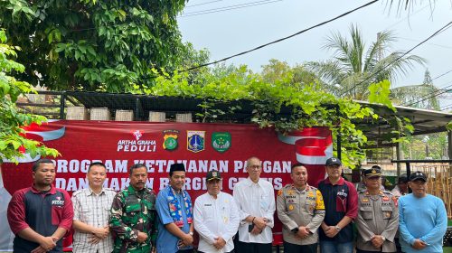 Artha Graha Peduli Berikan Bibit Ikan ke SDN 01 Ancol, Dukung Ketahanan Pangan dan Makanan Bergizi Gratis