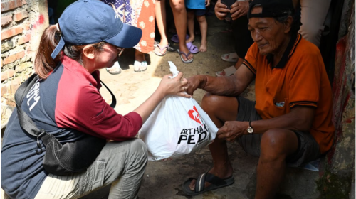 Komitmen Hotel Borobudur Jakarta dan Artha Graha Peduli Jaga Stabilitas Pangan Melalui Kegiatan Pasar Murah