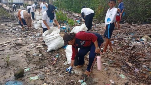 Sapu Bersih, 10 Ton Sampah di Rempang Lenyap Hanya dalam Satu Jam, Batam Cetak Rekor Nasional