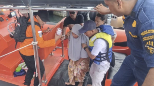 Ibu Hamil Alami Preeklamsia Berat, PHC Bantu Evakuasi Laut dari Pulau Komodo