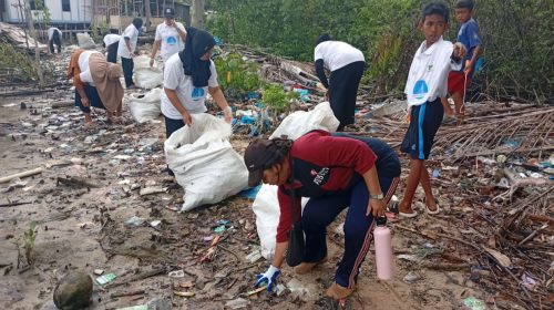 Gugus Tugas Batam Maju Pecahkan Rekor, Bersihkan 10 Ton Sampah di Rempang dalam 1 Jam