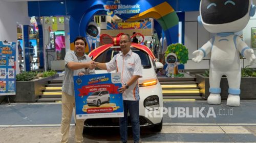 Apresiasi Pelanggan! Electronic City Serahkan Hadiah Mobil Listrik ‘Spectacular Surprise 2’ Gold