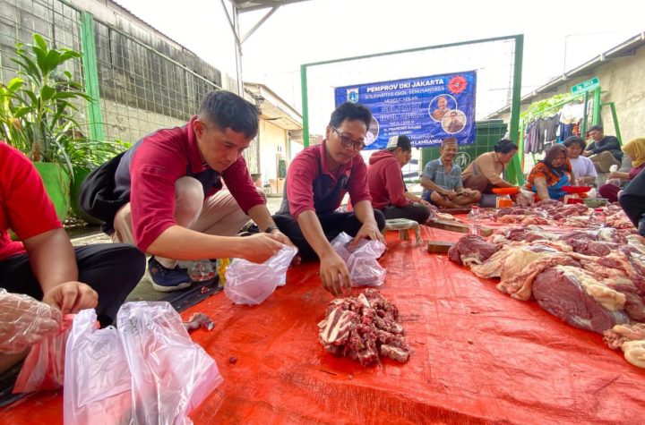 Mal Artha Gading bersama Artha Graha Peduli Salurkan Hewan Kurban pada Iduladha 1447