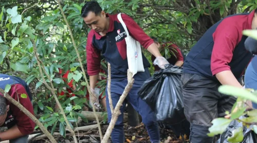 FPM Bali Bersihkan Sampah Laut dan Rawat Hutan Mangrove di Benoa
