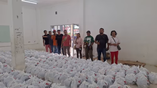 360 Siswa Asrama YASOP Distribusikan Sembako ke 500 KK di Toba