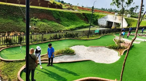 Isi Liburan Sekolah di CGE Avenue Depok, Jawa Barat, Tempat Seru Naik Kuda & Mini Golf Anak!