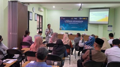 FIA UI dan Bank Artha Graha Internasional Perkuat Literasi Keuangan UMKM Bekasi